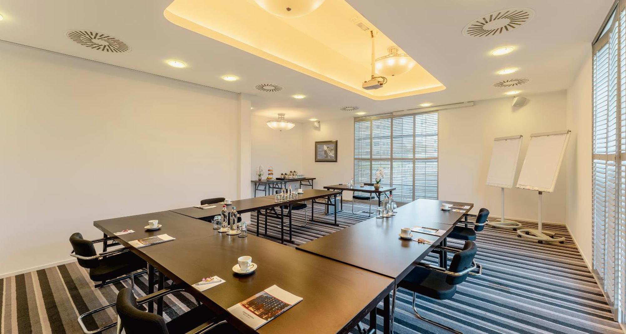 Plaza Premium Grand Winston Hotel Rijswijk Luaran gambar