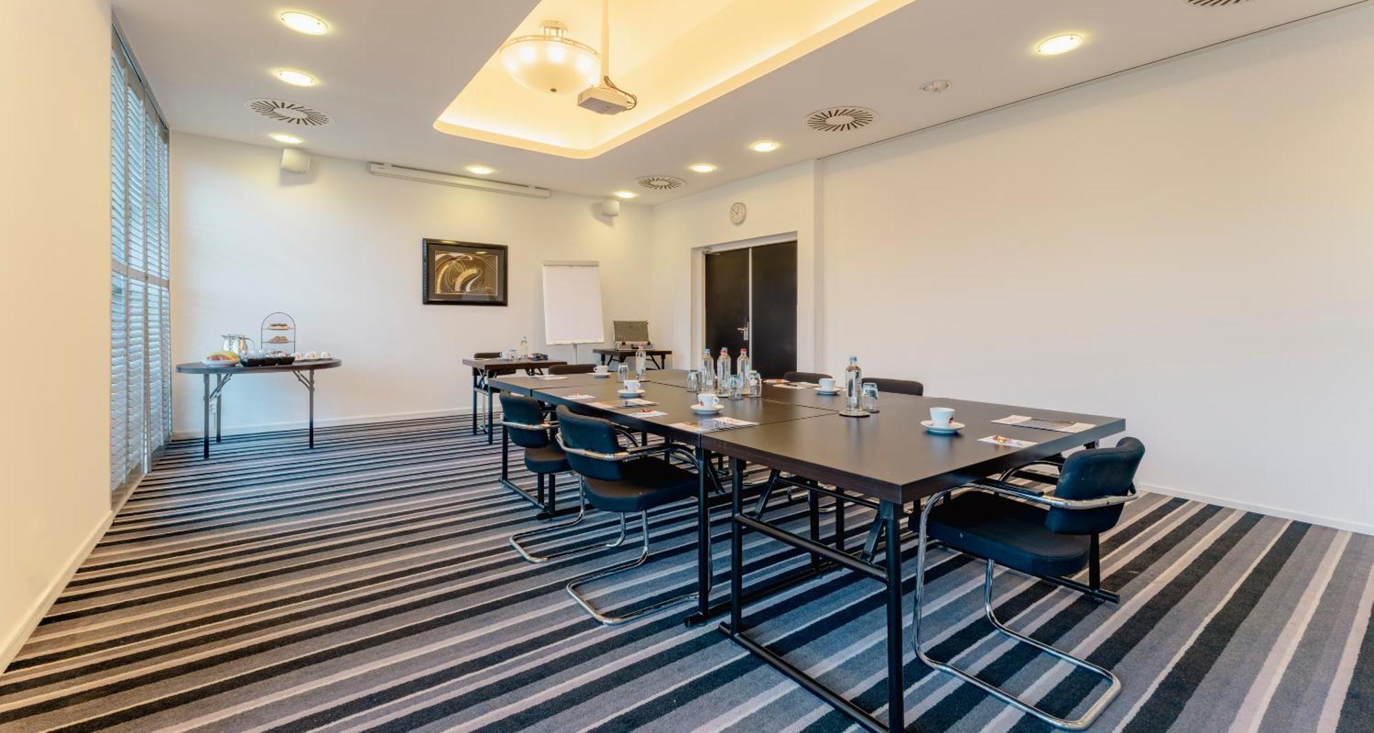Plaza Premium Grand Winston Hotel Rijswijk Luaran gambar