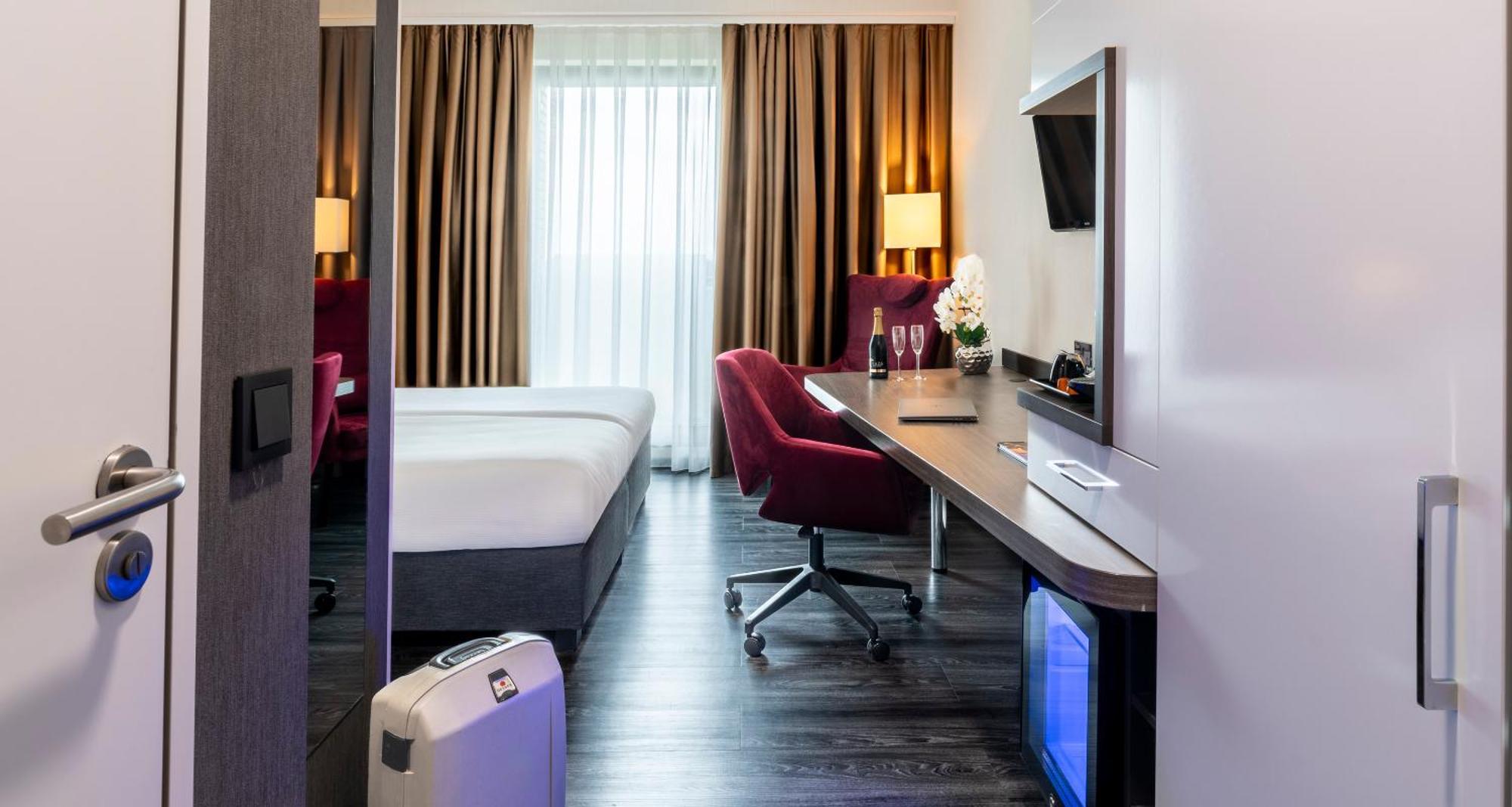 Plaza Premium Grand Winston Hotel Rijswijk Bilik gambar