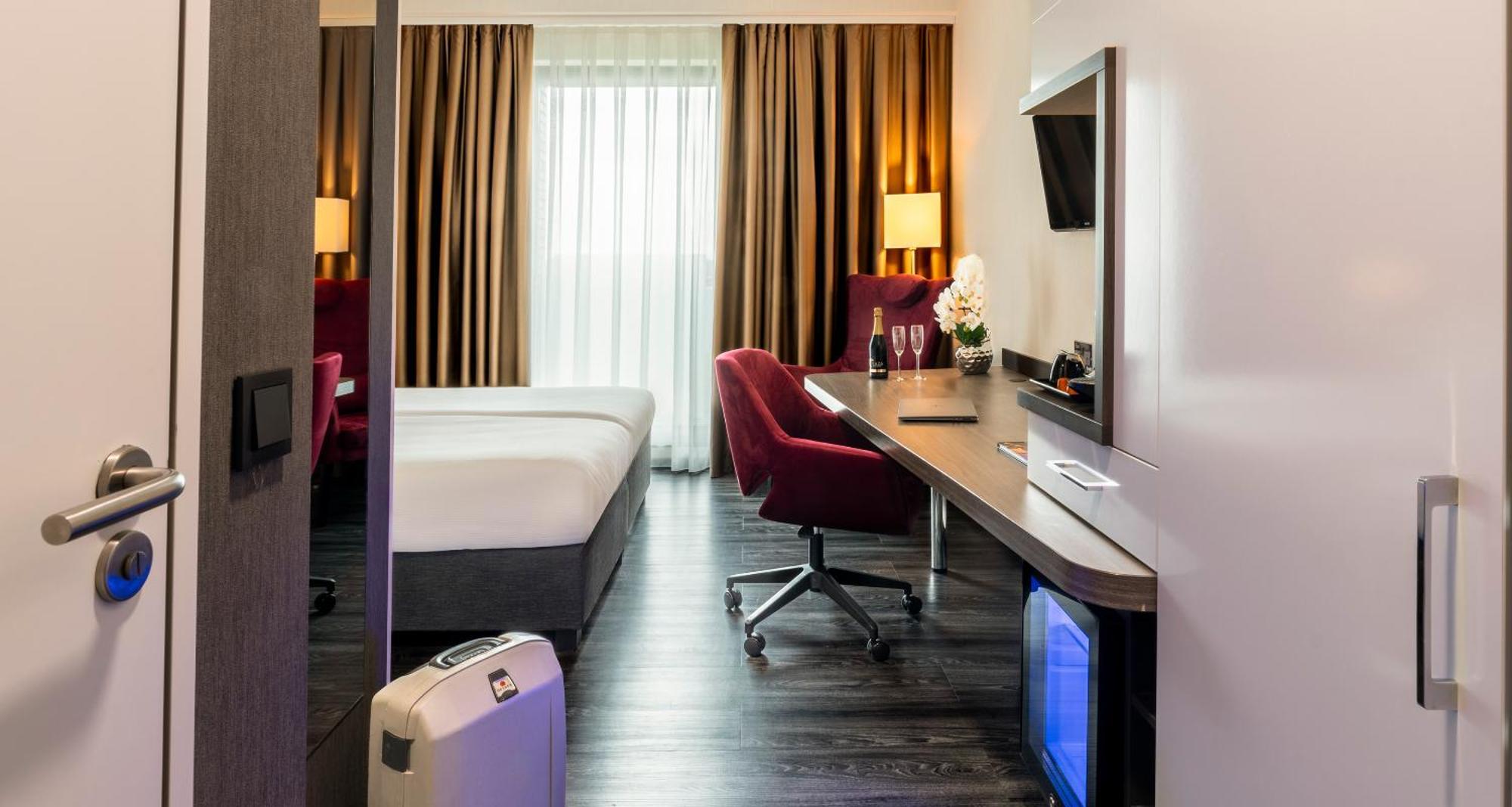 Plaza Premium Grand Winston Hotel Rijswijk Luaran gambar